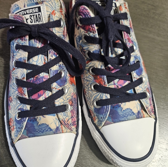 Converse - Picture 3 of 6